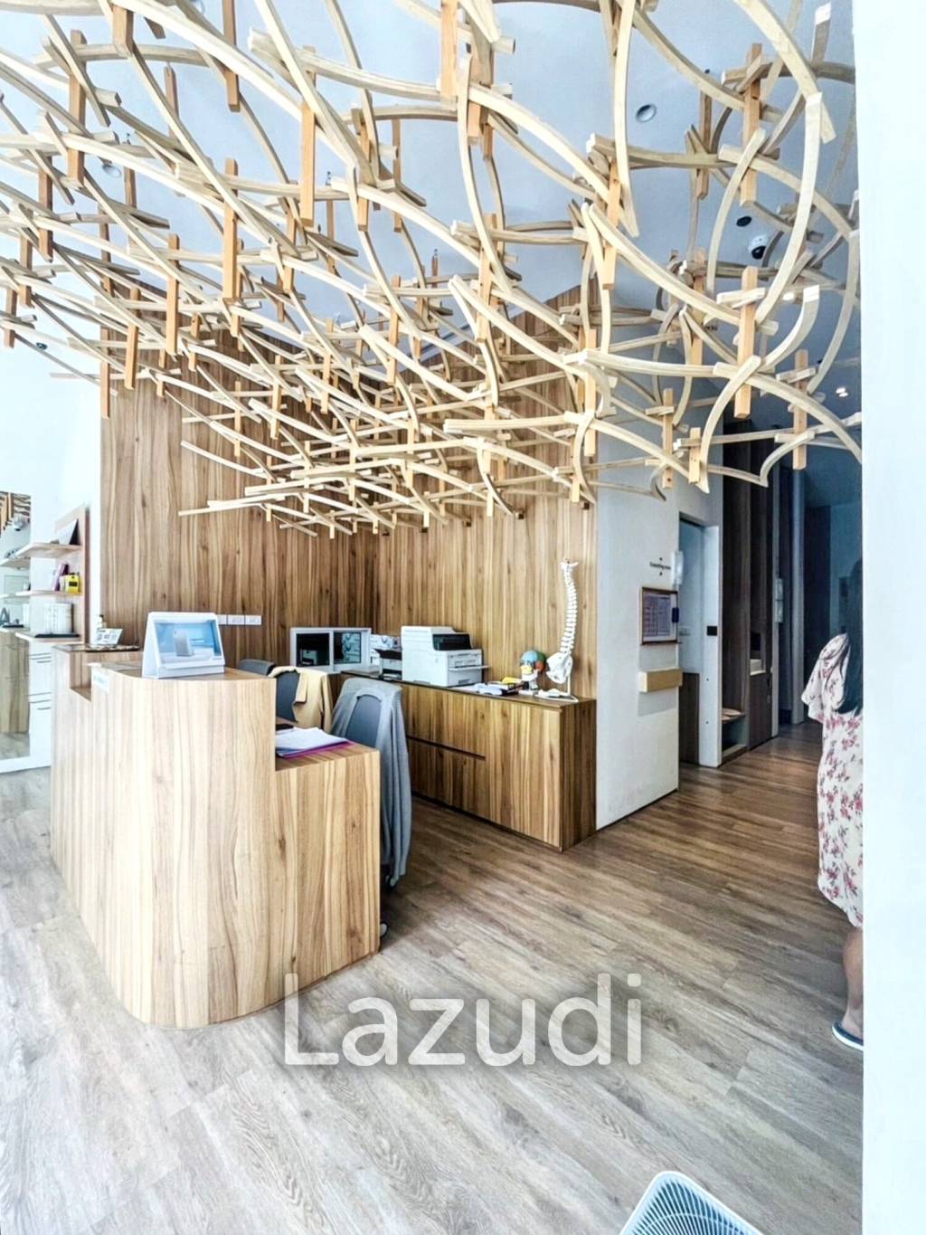 180sqm Retail/Clinic Space on Sukhumvit 22 — Ground Floor of Luxury Hotel with Heavy Foot Traffic
