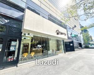 180sqm Retail/Clinic Space on Sukhumvit 22 — Ground Floor of Luxury Hotel with Heavy Foot Traffic