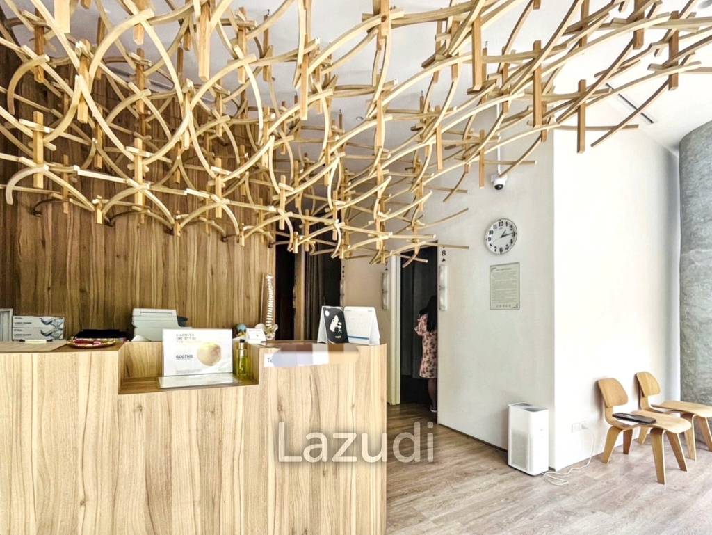 180sqm Retail/Clinic Space on Sukhumvit 22 — Ground Floor of Luxury Hotel with Heavy Foot Traffic