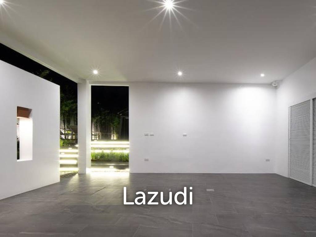 Luxury Villa with Stunning Mountain Views!