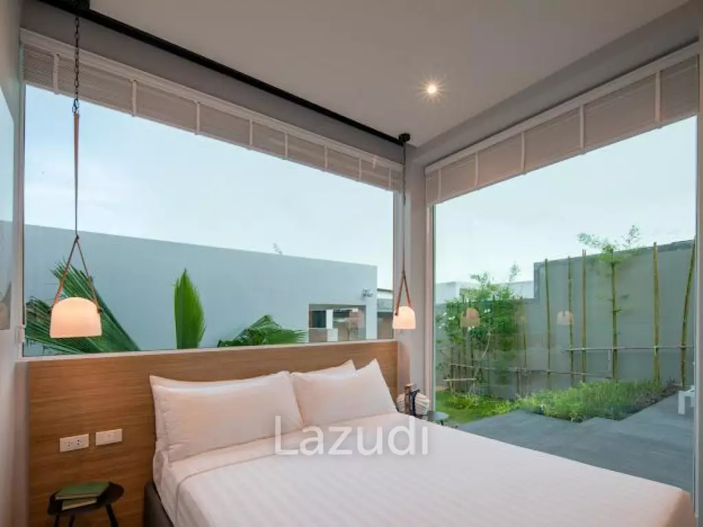 Luxury Villa with Stunning Mountain Views!