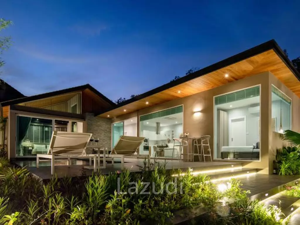 Luxury Villa with Stunning Mountain Views!
