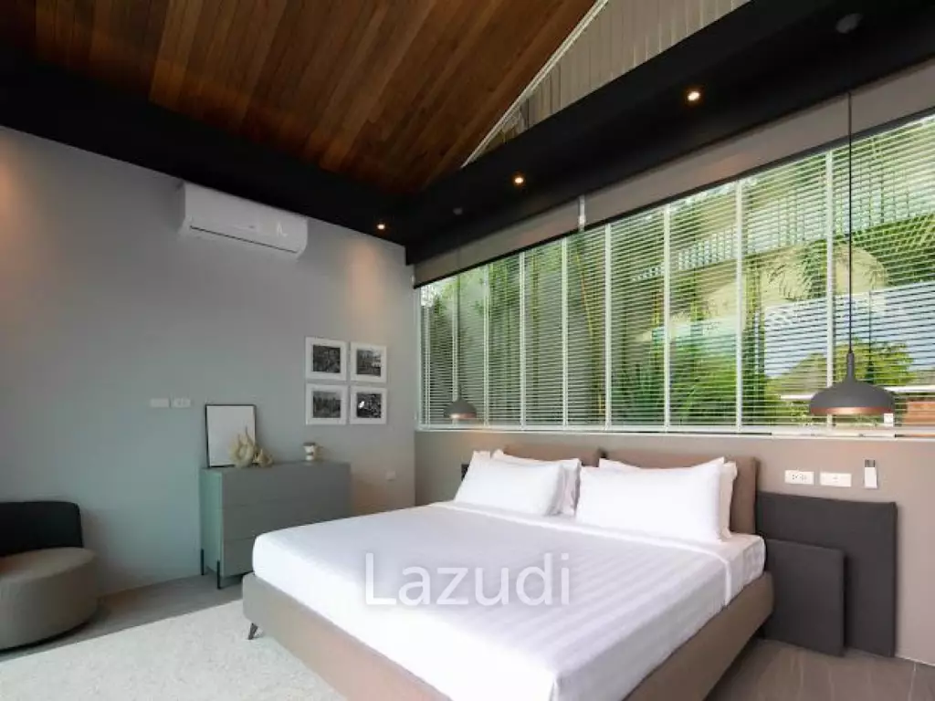 Luxury Villa with Stunning Mountain Views!
