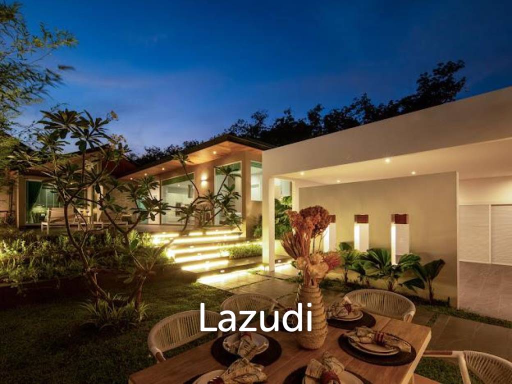 Luxury Villa with Stunning Mountain Views!