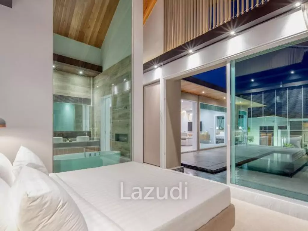 Luxury Villa with Stunning Mountain Views!
