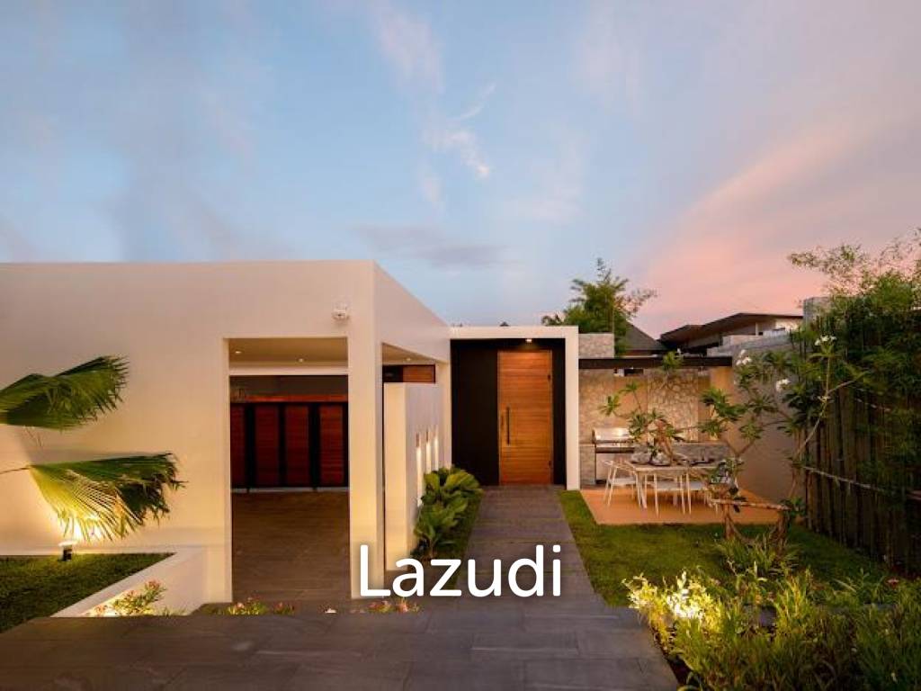 Luxury Villa with Stunning Mountain Views!