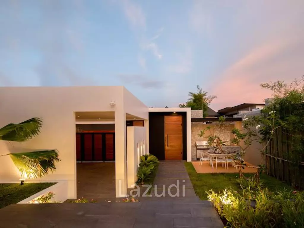 Luxury Villa with Stunning Mountain Views!