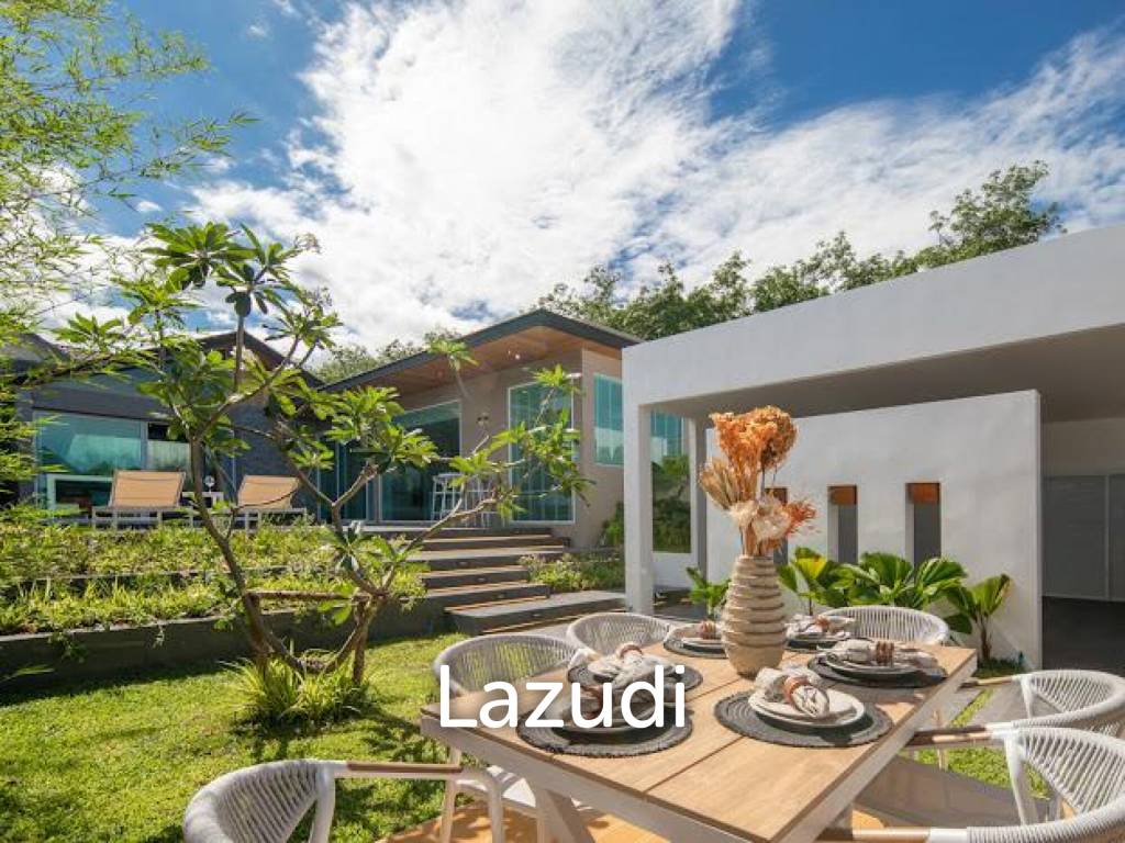 Luxury Villa with Stunning Mountain Views!