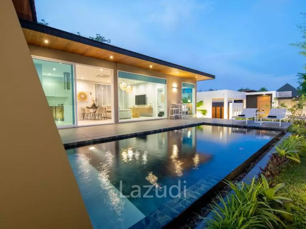 Luxury Villa with Stunning Mountain Views!