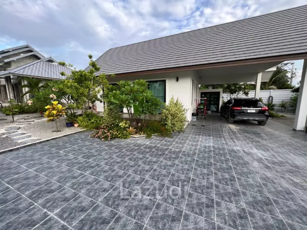 Great Modern Lanna design and quality pool Villa on Large land plot