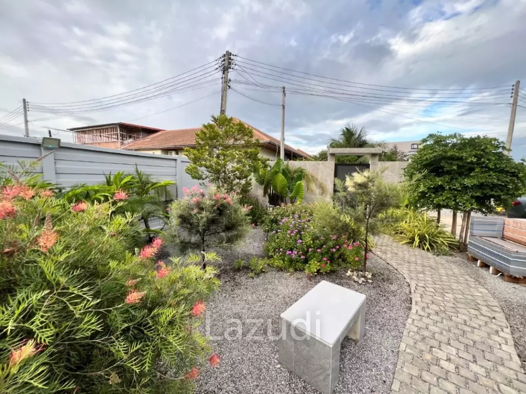Great Modern Lanna design and quality pool Villa on Large land plot