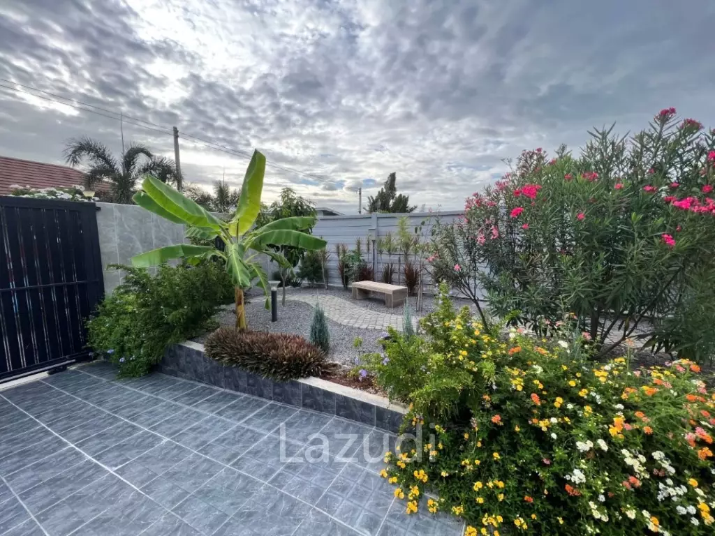 Great Modern Lanna design and quality pool Villa on Large land plot