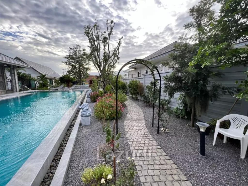 Great Modern Lanna design and quality pool Villa on Large land plot