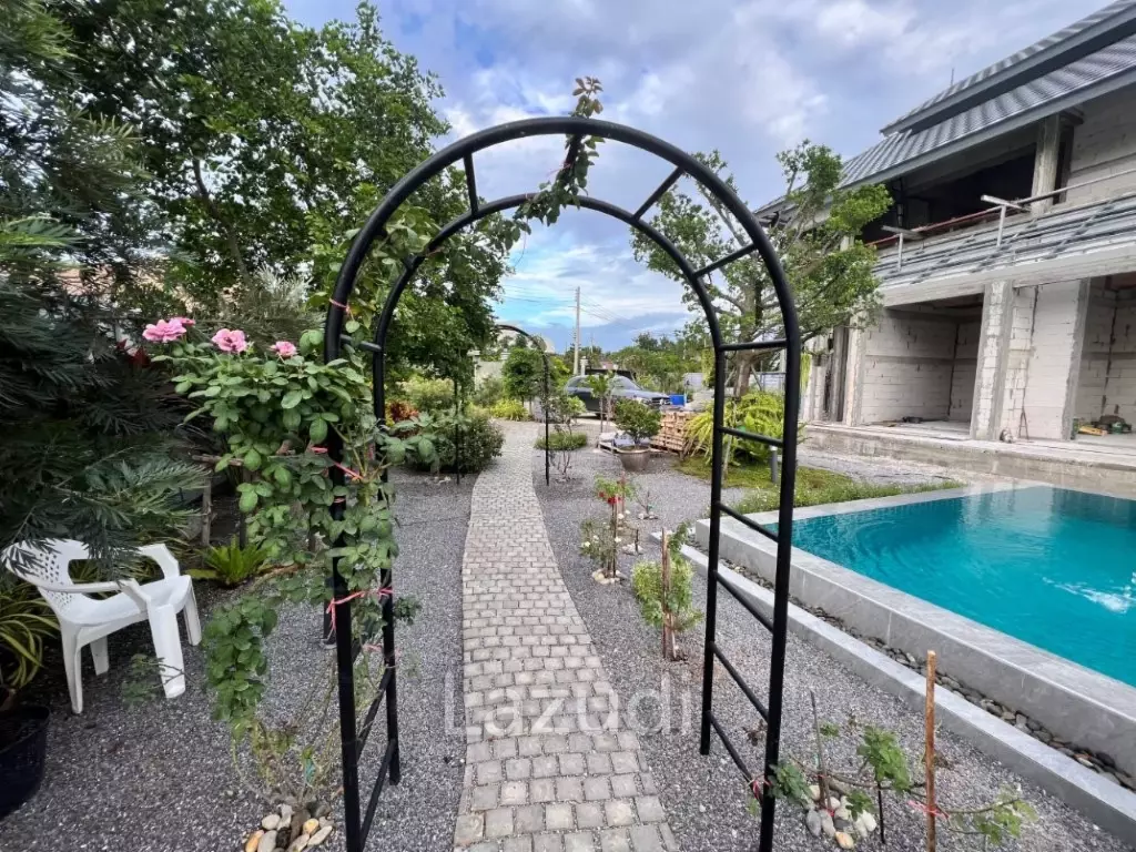 Great Modern Lanna design and quality pool Villa on Large land plot