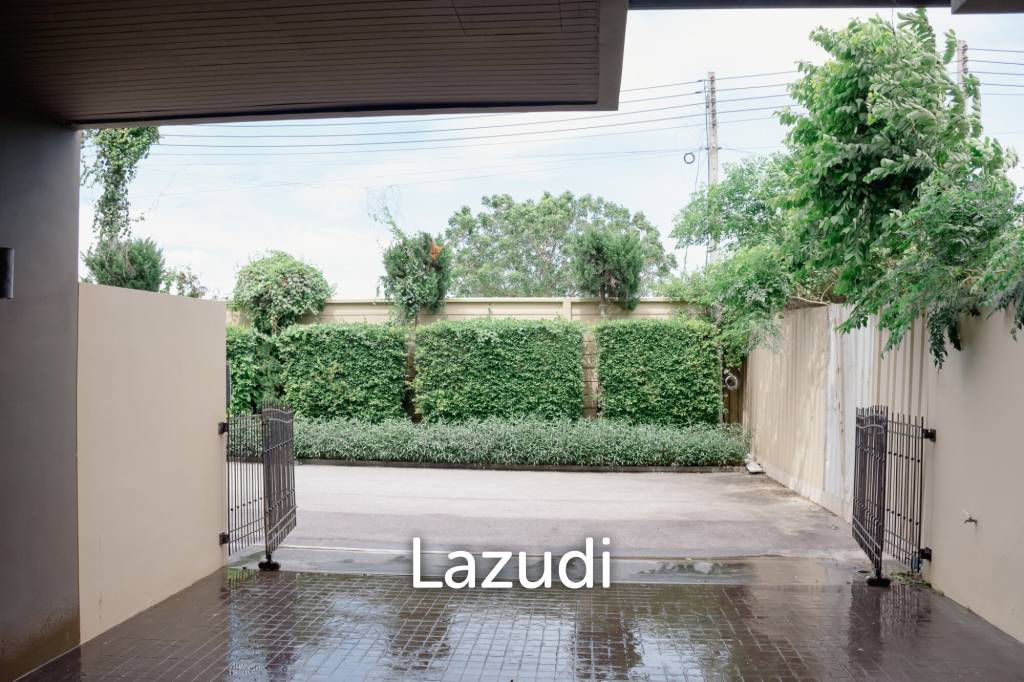 AMORE : Stylish 3 Storey Townhouse in Hua Hin 112