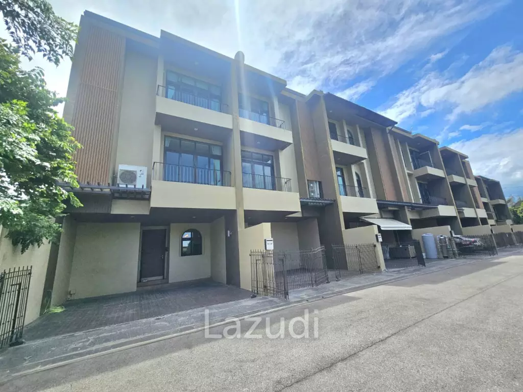 AMORE : Stylish 3 Storey Townhouse in Hua Hin 112