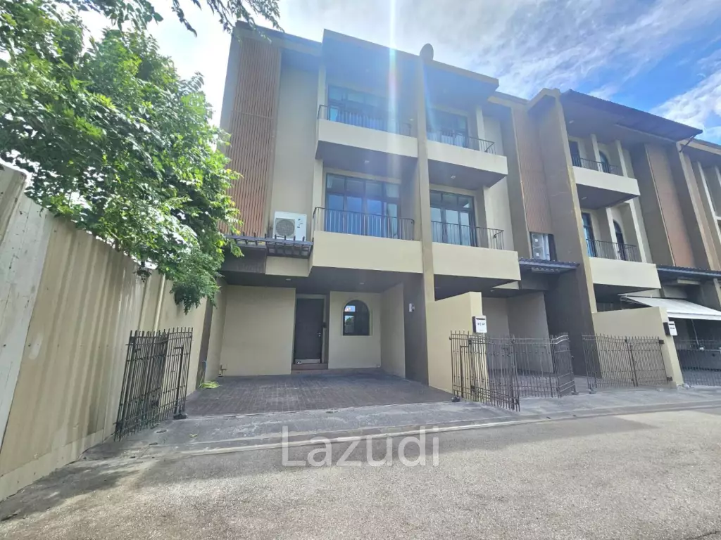 AMORE : Stylish 3 Storey Townhouse in Hua Hin 112