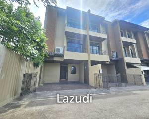 AMORE : Stylish 3 Storey Townhouse in Hua Hin 112