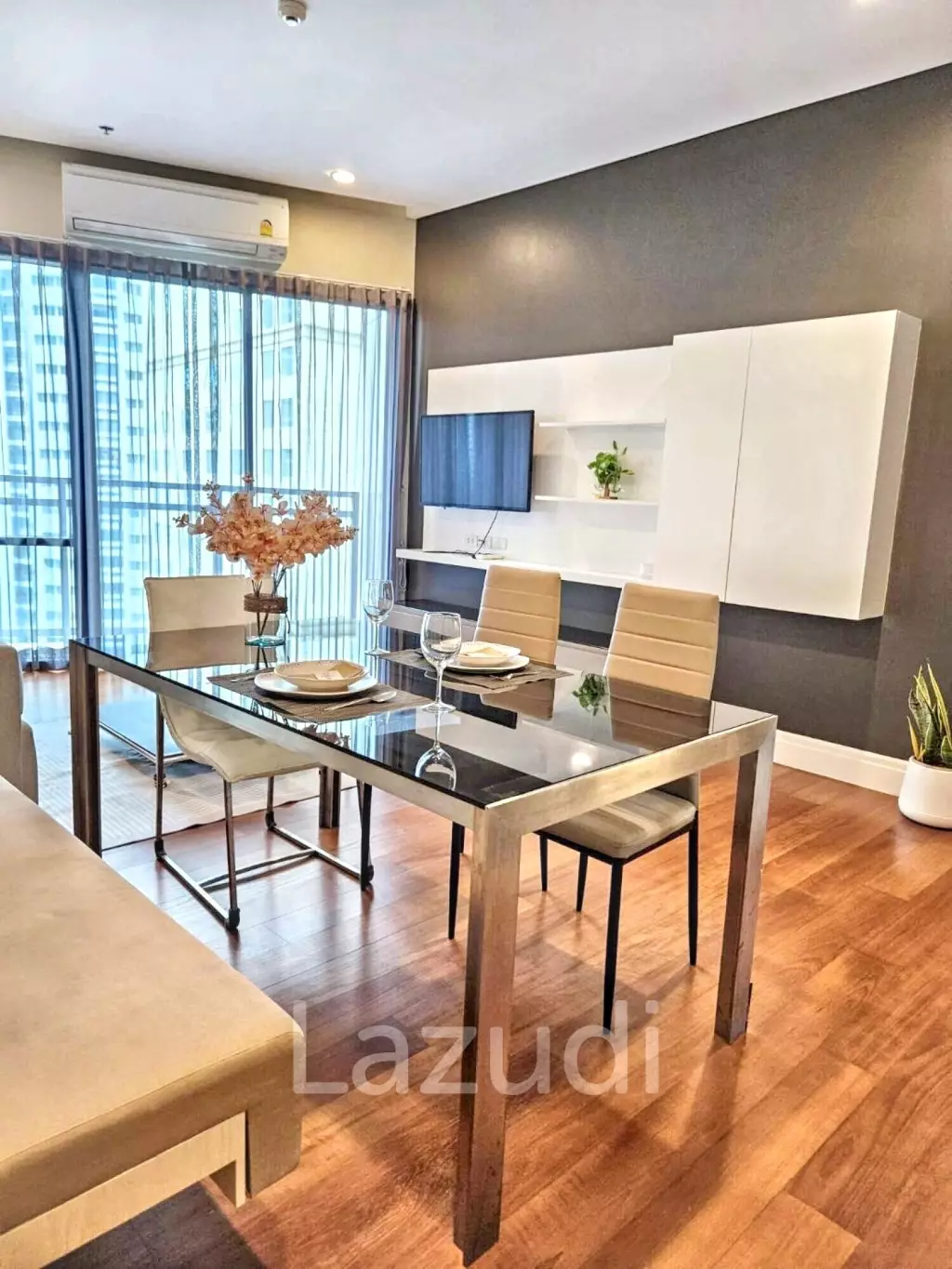 1 Bed 1 Bath 70 SQ.M Bright Sukhumvit 24