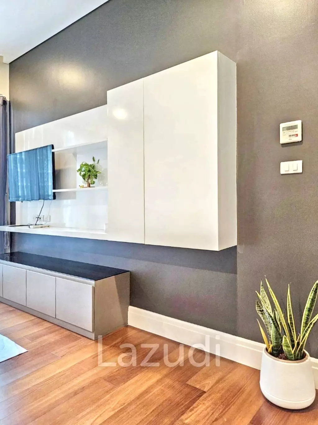 1 Bed 1 Bath 70 SQ.M Bright Sukhumvit 24