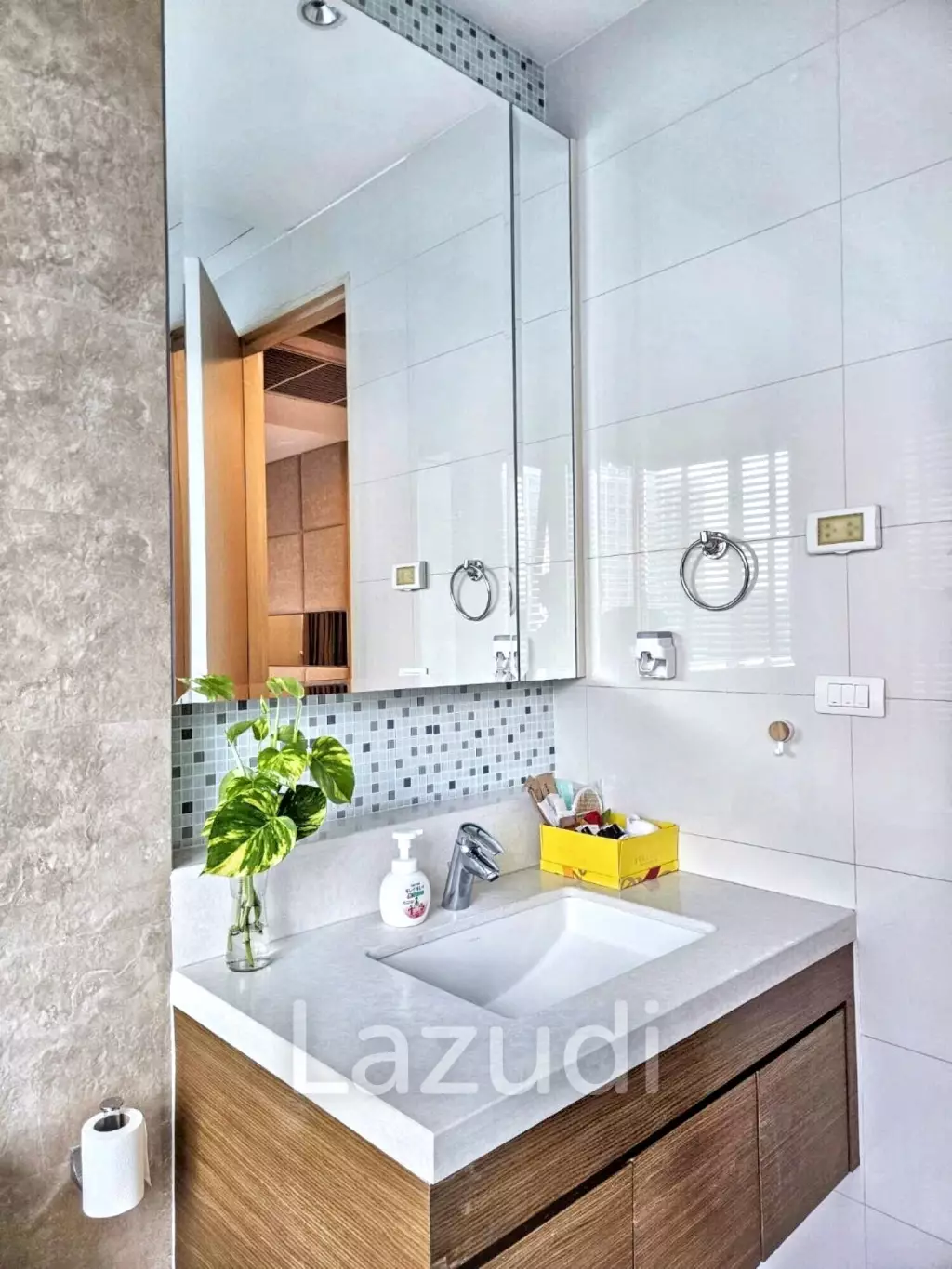 1 Bed 1 Bath 70 SQ.M Bright Sukhumvit 24