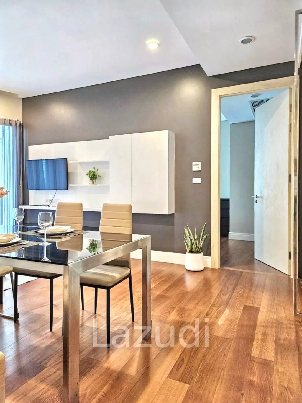 1 Bed 1 Bath 70 SQ.M Bright Sukhumvit 24
