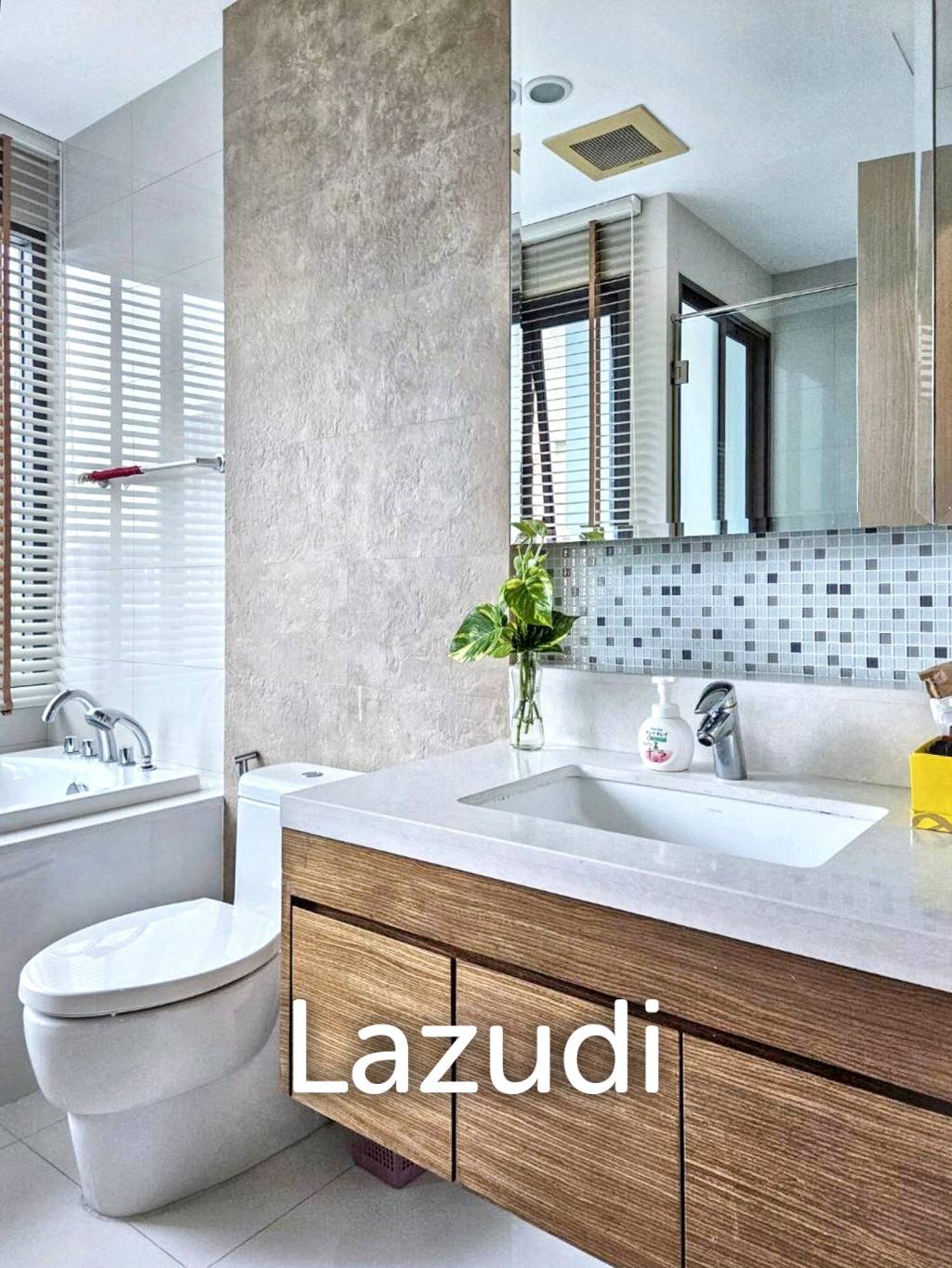 1 Bed 1 Bath 70 SQ.M Bright Sukhumvit 24