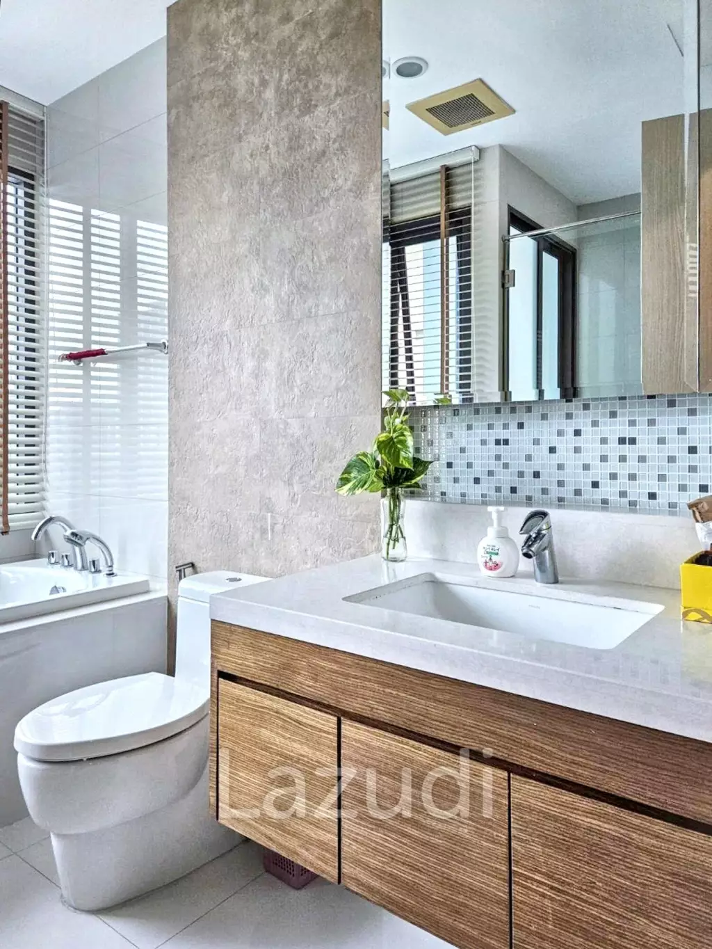 1 Bed 1 Bath 70 SQ.M Bright Sukhumvit 24