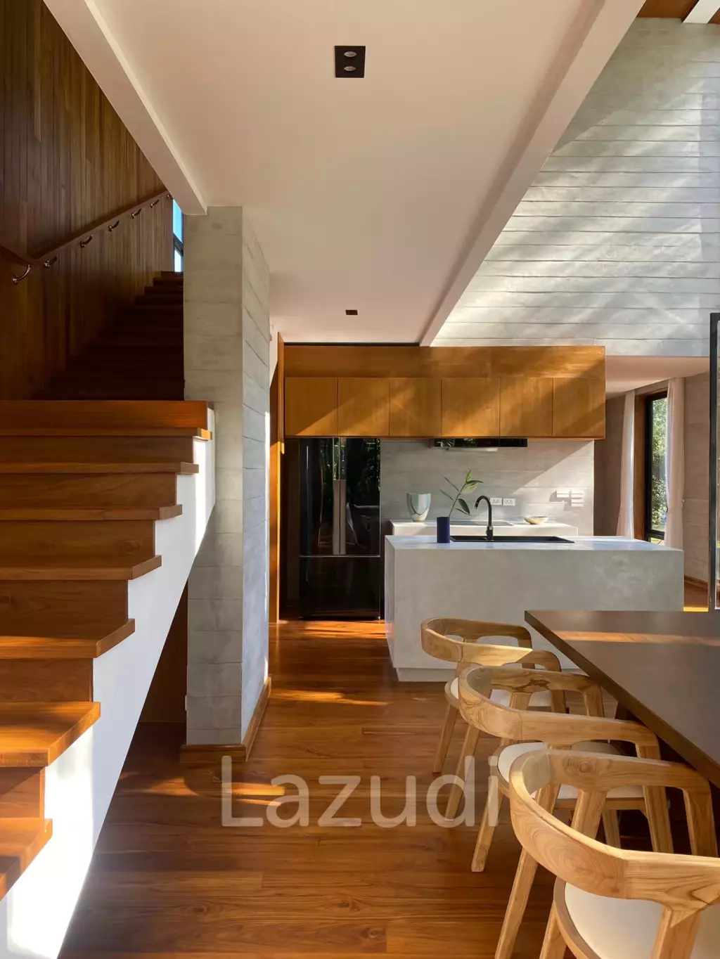 3 Beds 3 Baths 400 SQ.M. The Wolf House