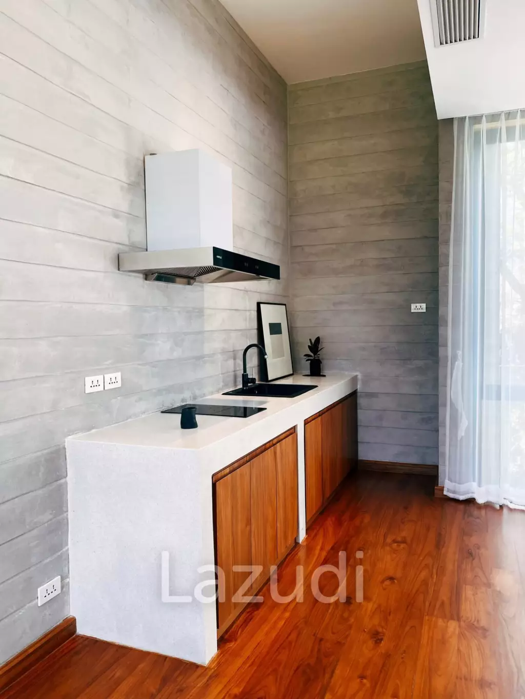 3 Beds 3 Baths 400 SQ.M. The Wolf House
