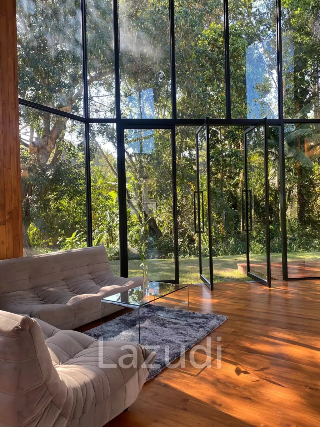 3 Beds 3 Baths 400 SQ.M. The Wolf House