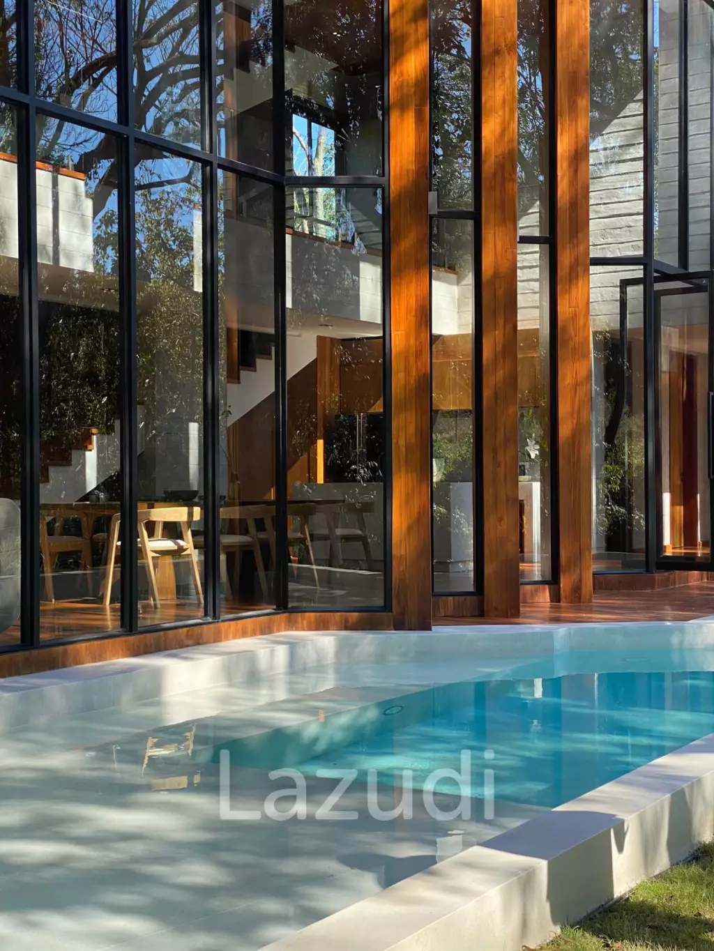 3 Beds 3 Baths 400 SQ.M. The Wolf House