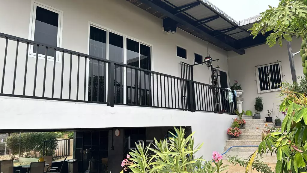 4 Beds Modern House with Private Pool in Rural Chiang Rai