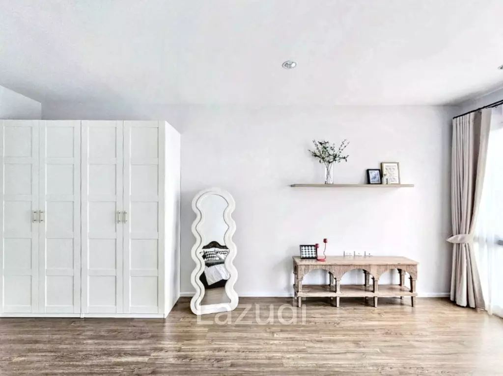 4 Bed 3 Bath 152 SQ.M Baan Klang Muang Rama 9 - Krungthep Kreetha