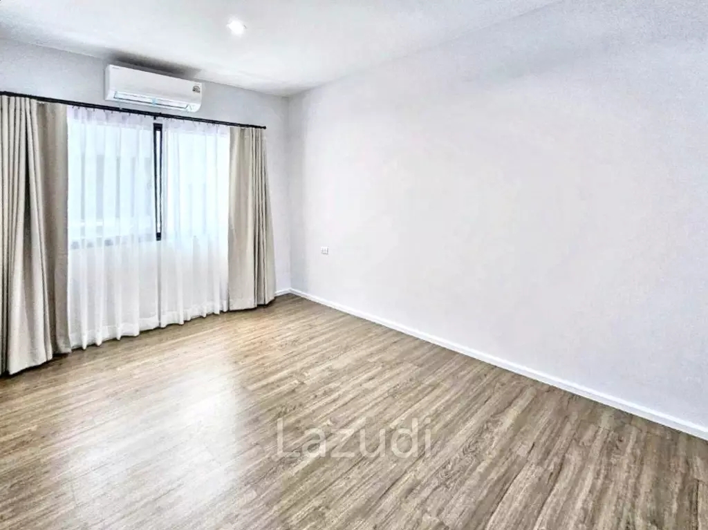 4 Bed 3 Bath 152 SQ.M Baan Klang Muang Rama 9 - Krungthep Kreetha