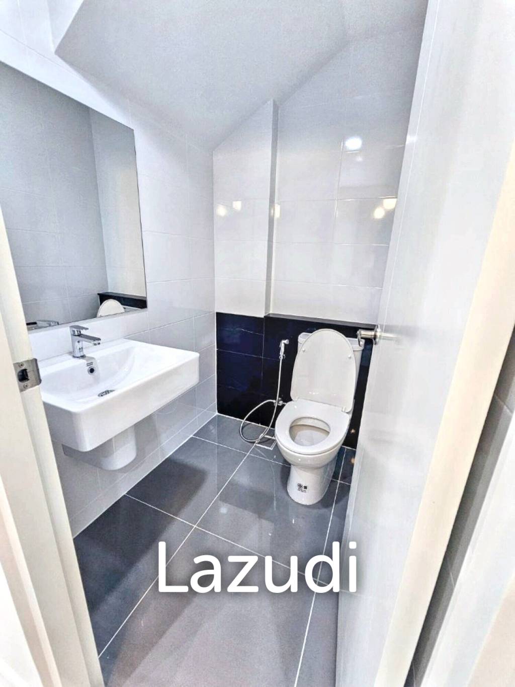 4 Bed 3 Bath 152 SQ.M Baan Klang Muang Rama 9 - Krungthep Kreetha