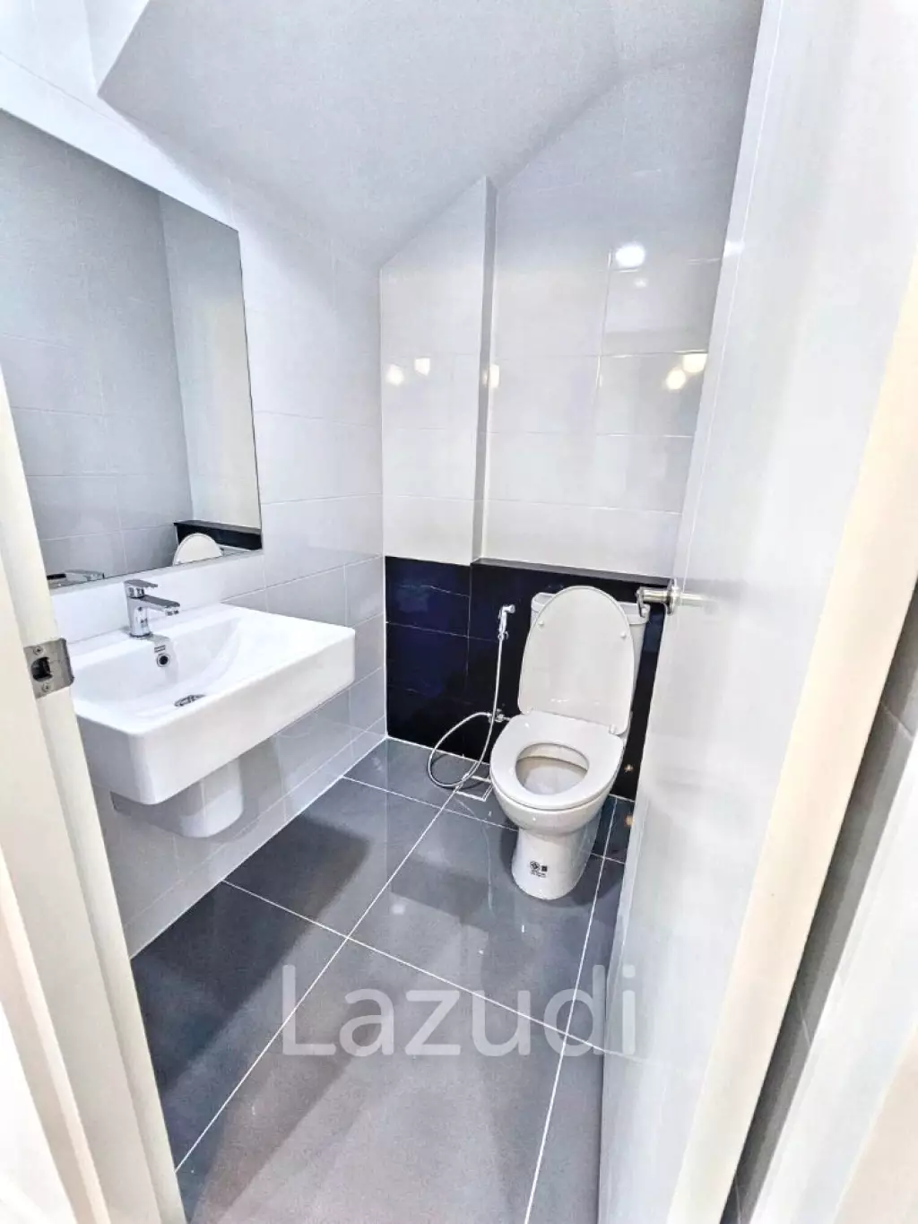 4 Bed 3 Bath 152 SQ.M Baan Klang Muang Rama 9 - Krungthep Kreetha