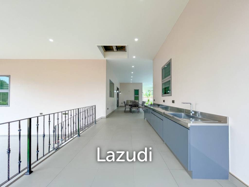 4 Beds 4 Baths 678 SQ.M. Phoenix Gold Golf