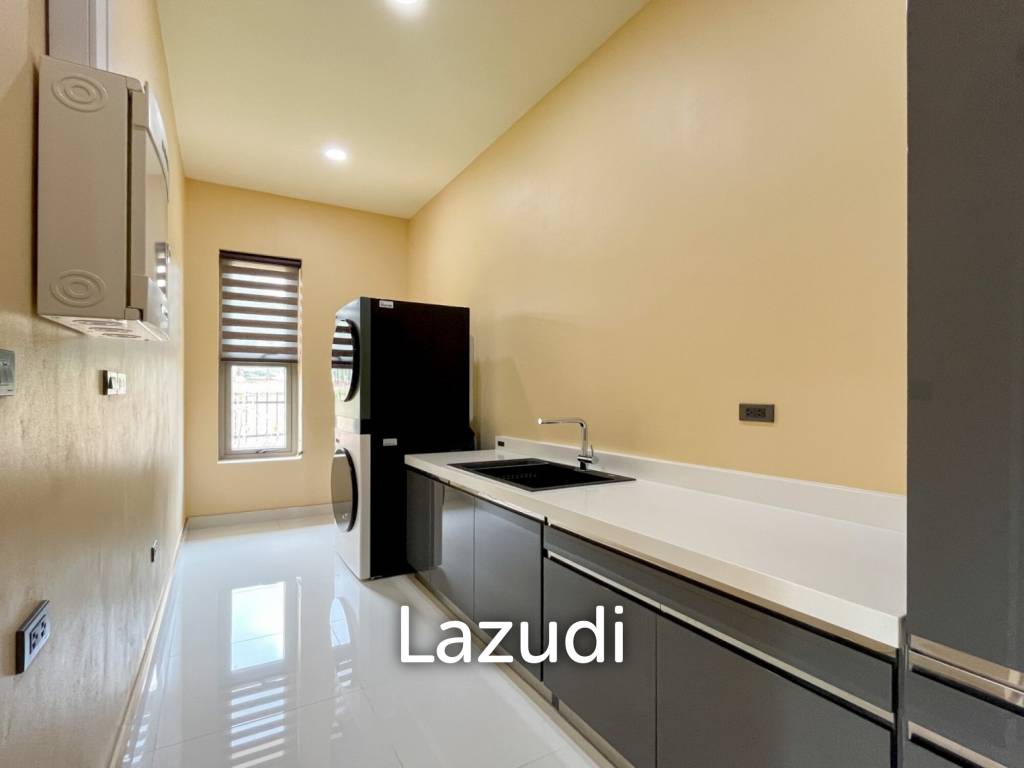 4 Beds 4 Baths 678 SQ.M. Phoenix Gold Golf