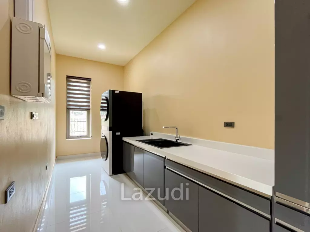 4 Beds 4 Baths 678 SQ.M. Phoenix Gold Golf