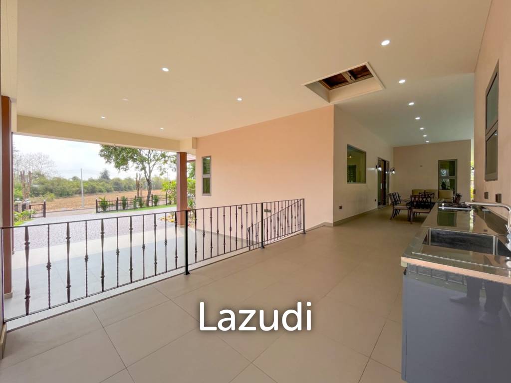 4 Beds 4 Baths 678 SQ.M. Phoenix Gold Golf