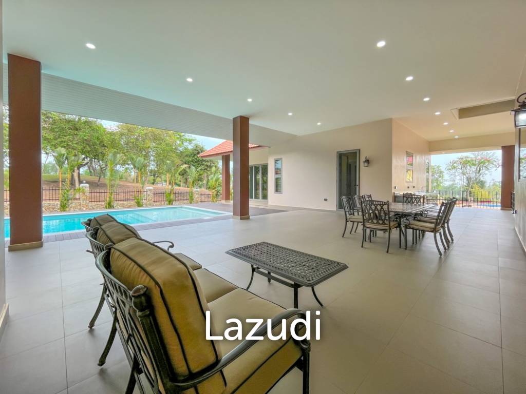4 Beds 4 Baths 678 SQ.M. Phoenix Gold Golf