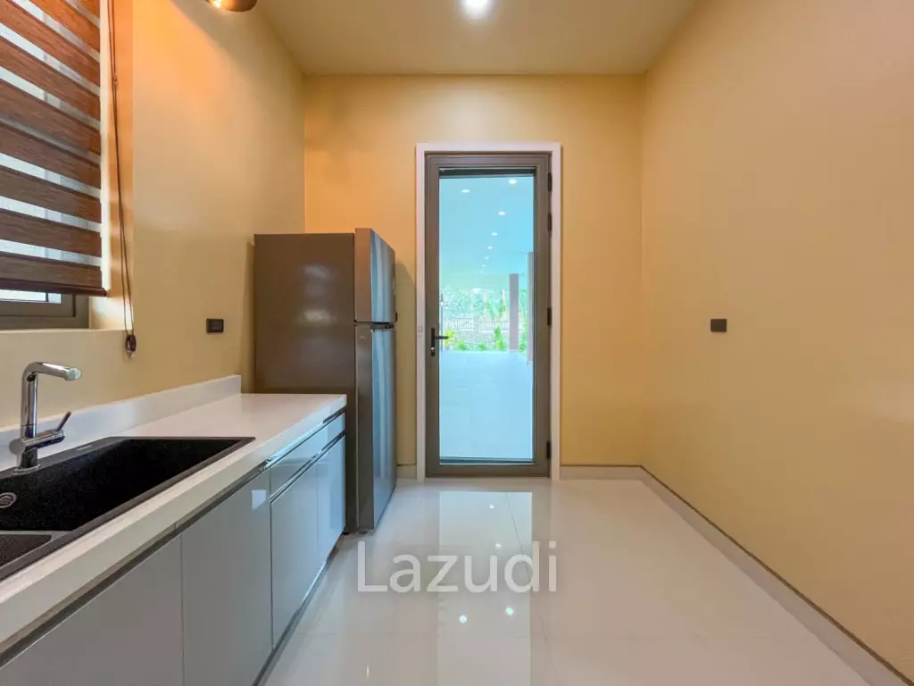 4 Beds 4 Baths 678 SQ.M. Phoenix Gold Golf