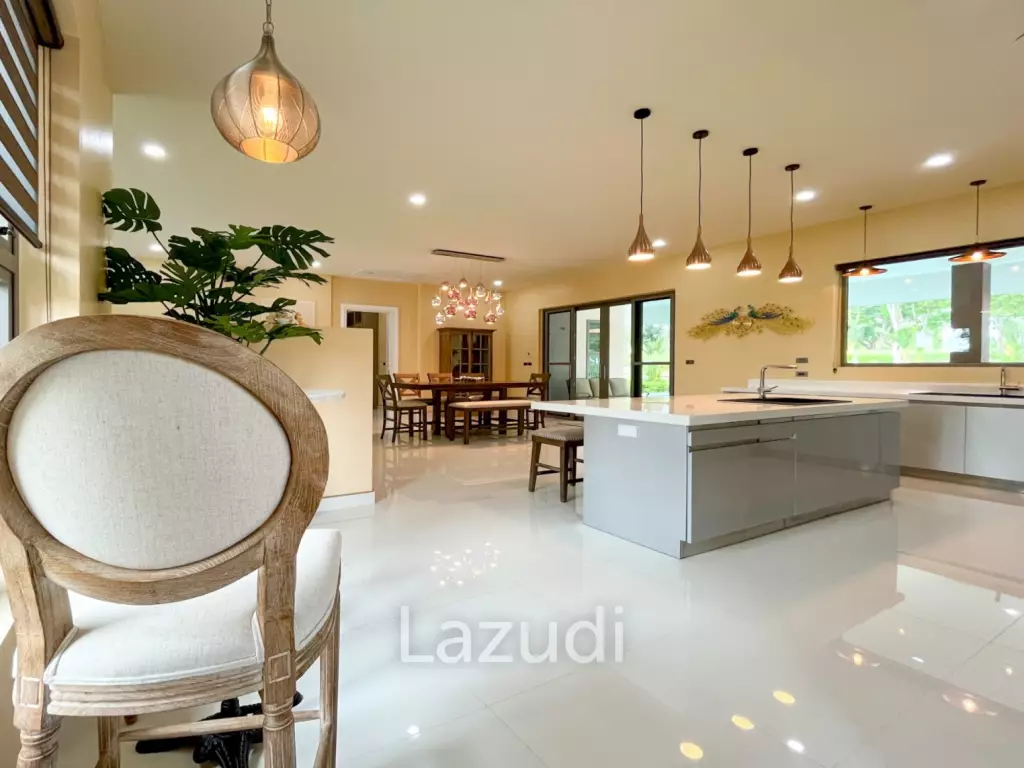 4 Beds 4 Baths 678 SQ.M. Phoenix Gold Golf
