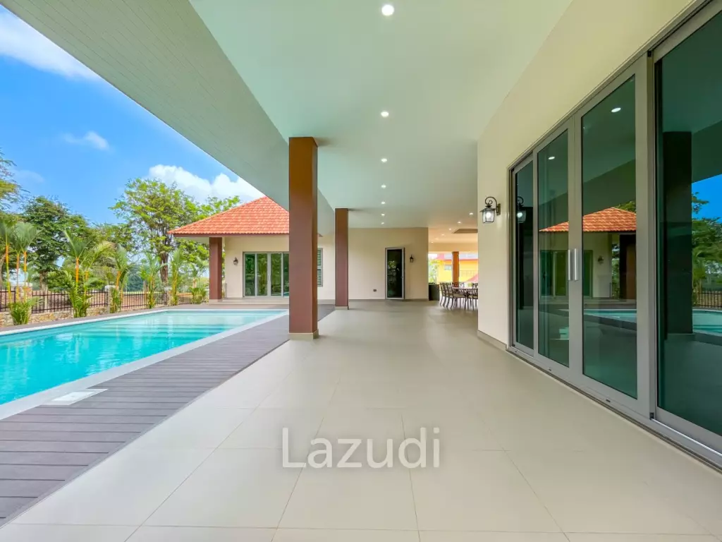 4 Beds 4 Baths 678 SQ.M. Phoenix Gold Golf