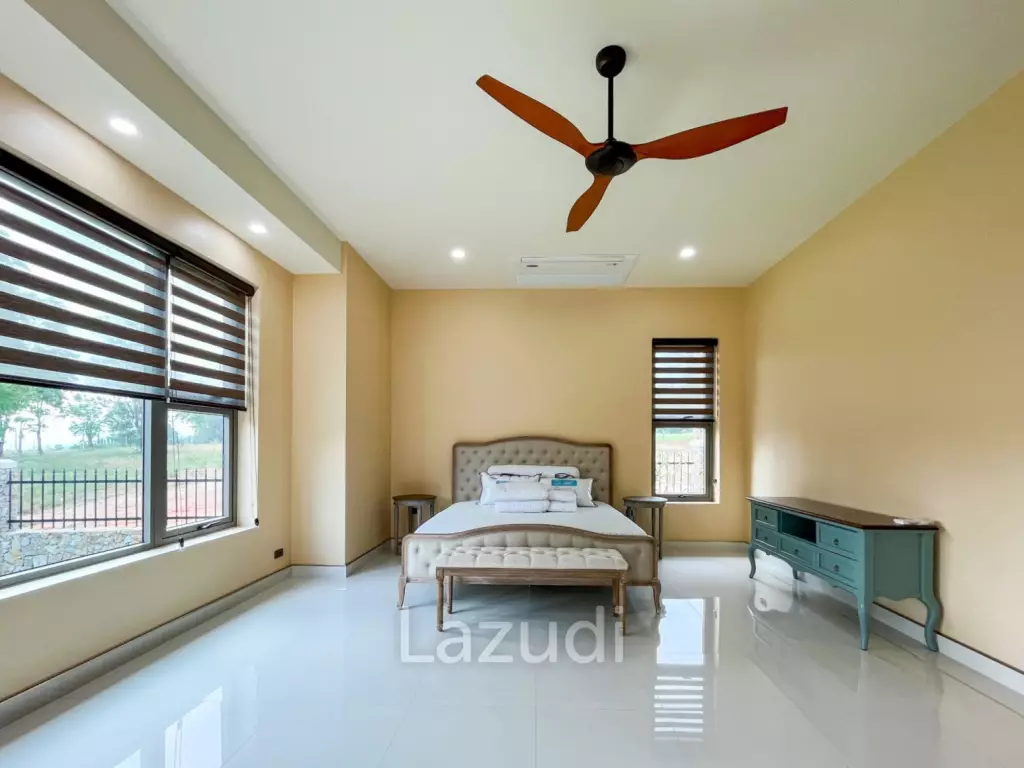 4 Beds 4 Baths 678 SQ.M. Phoenix Gold Golf