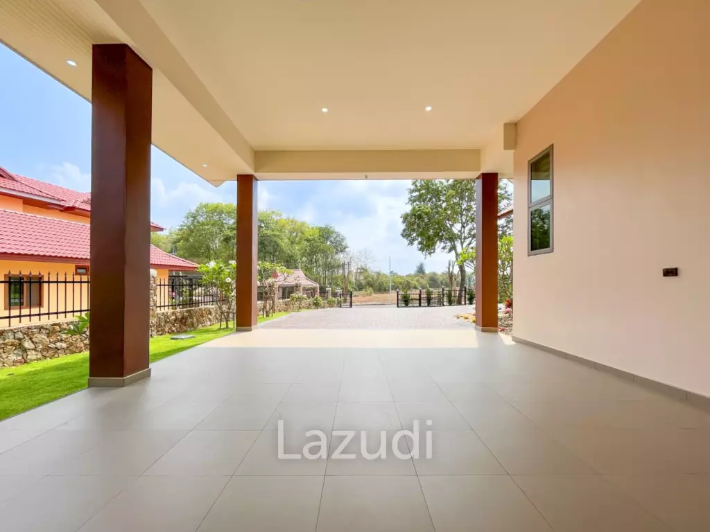 4 Beds 4 Baths 678 SQ.M. Phoenix Gold Golf