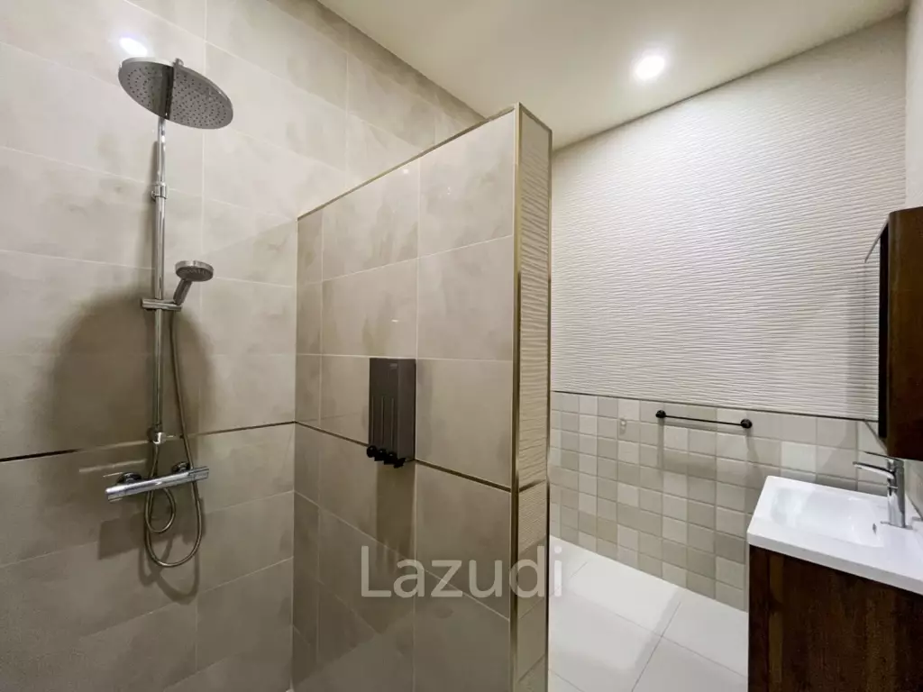 4 Beds 4 Baths 678 SQ.M. Phoenix Gold Golf