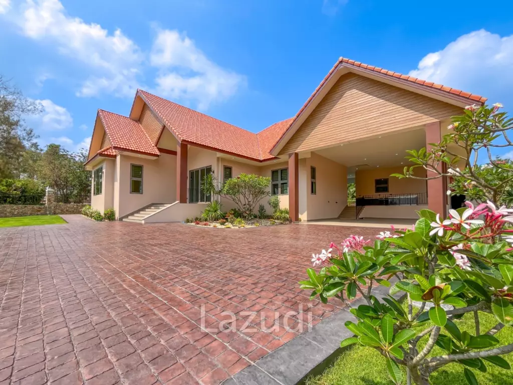 4 Beds 4 Baths 678 SQ.M. Phoenix Gold Golf