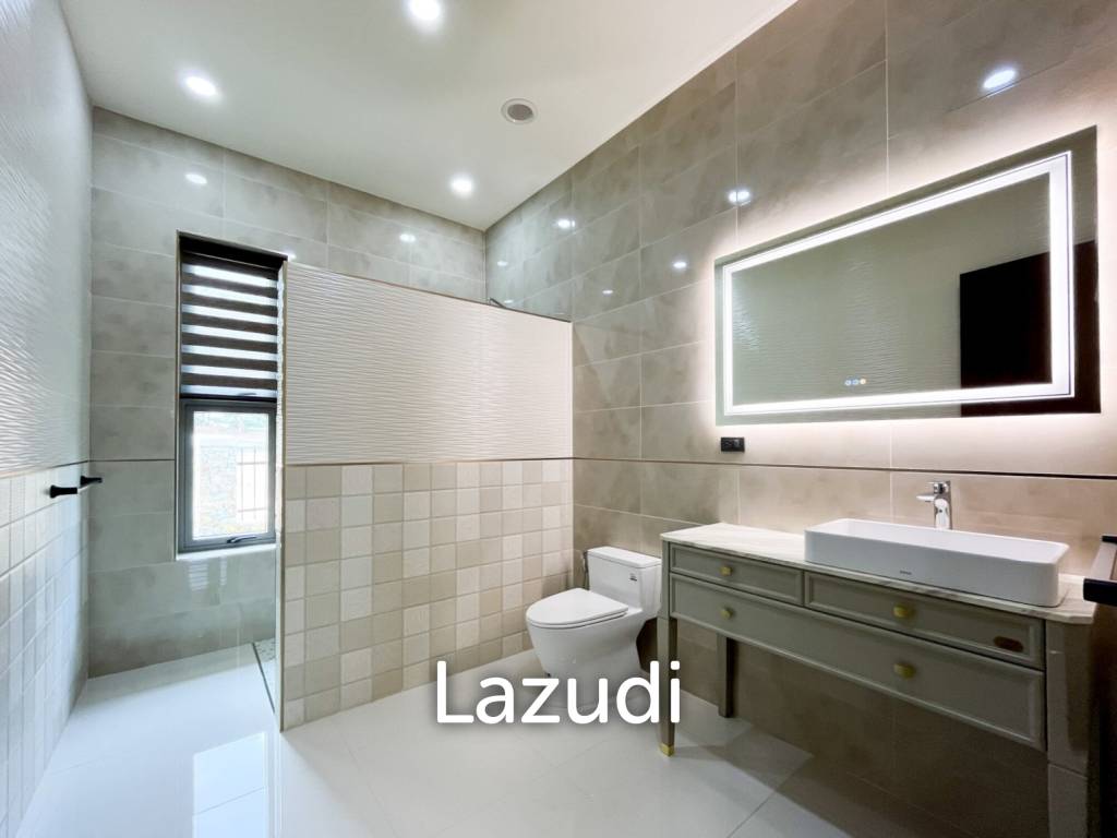 4 Beds 4 Baths 678 SQ.M. Phoenix Gold Golf